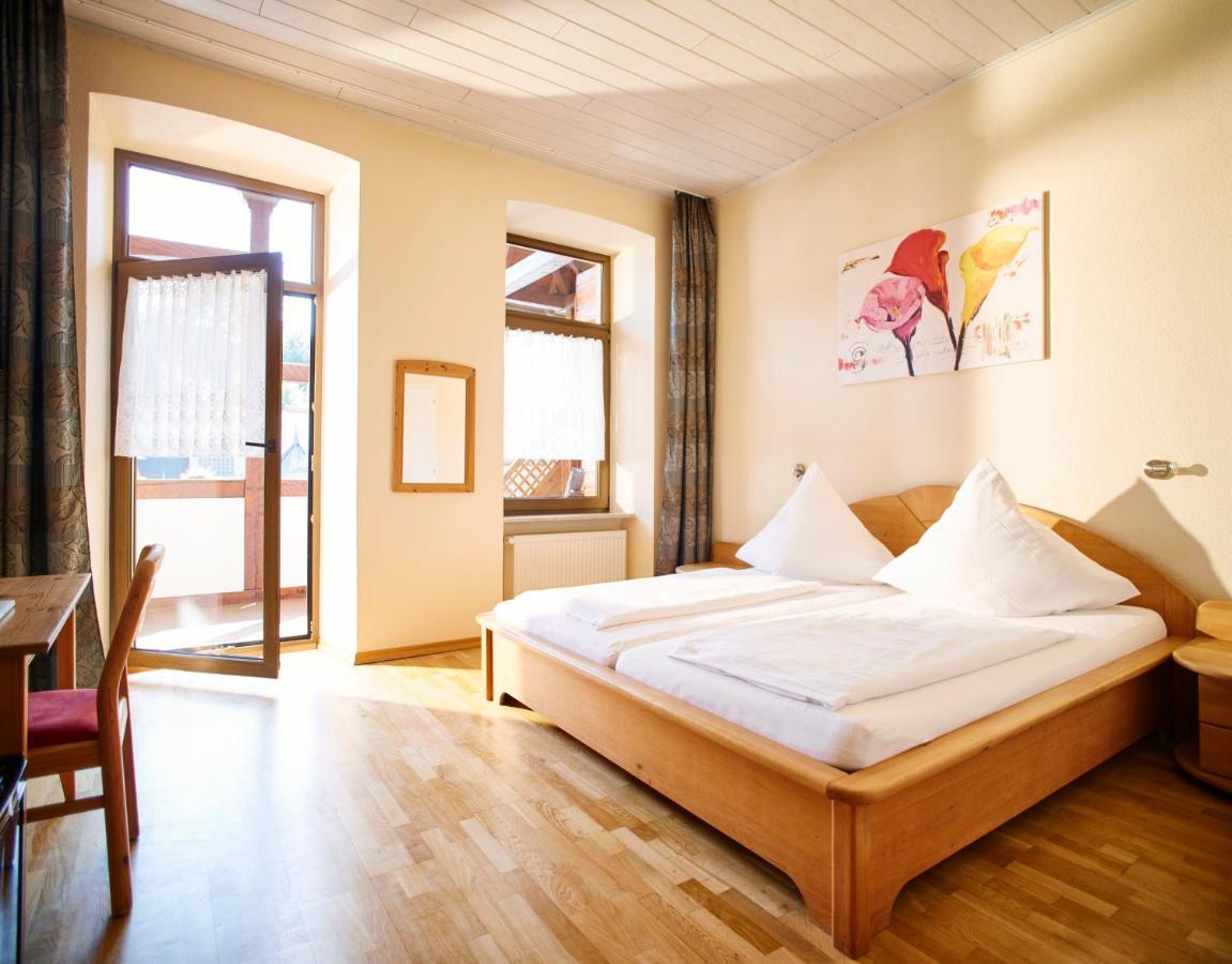 Weinhaus Lenz Hotel Briedern Екстериор снимка