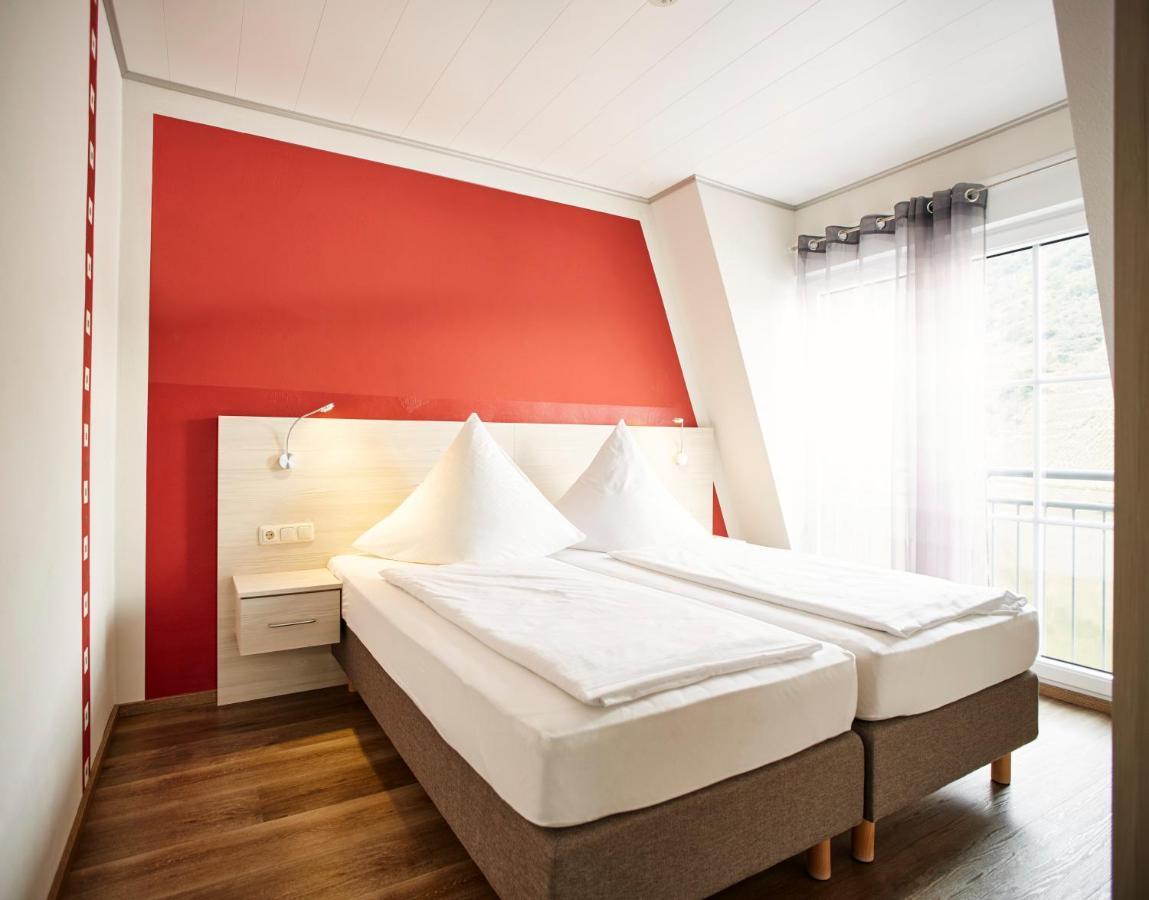 Weinhaus Lenz Hotel Briedern Екстериор снимка