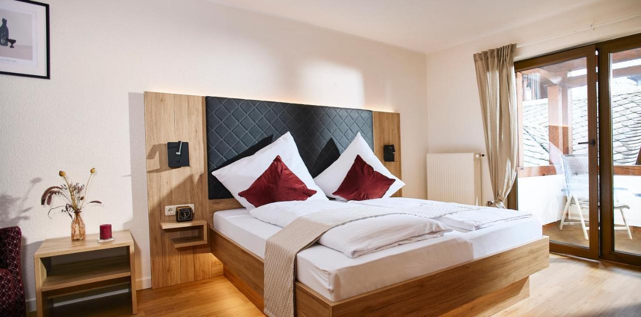Weinhaus Lenz Hotel Briedern Екстериор снимка