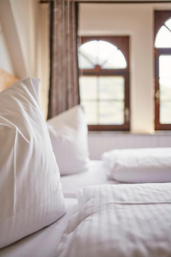 Weinhaus Lenz Hotel Briedern Екстериор снимка