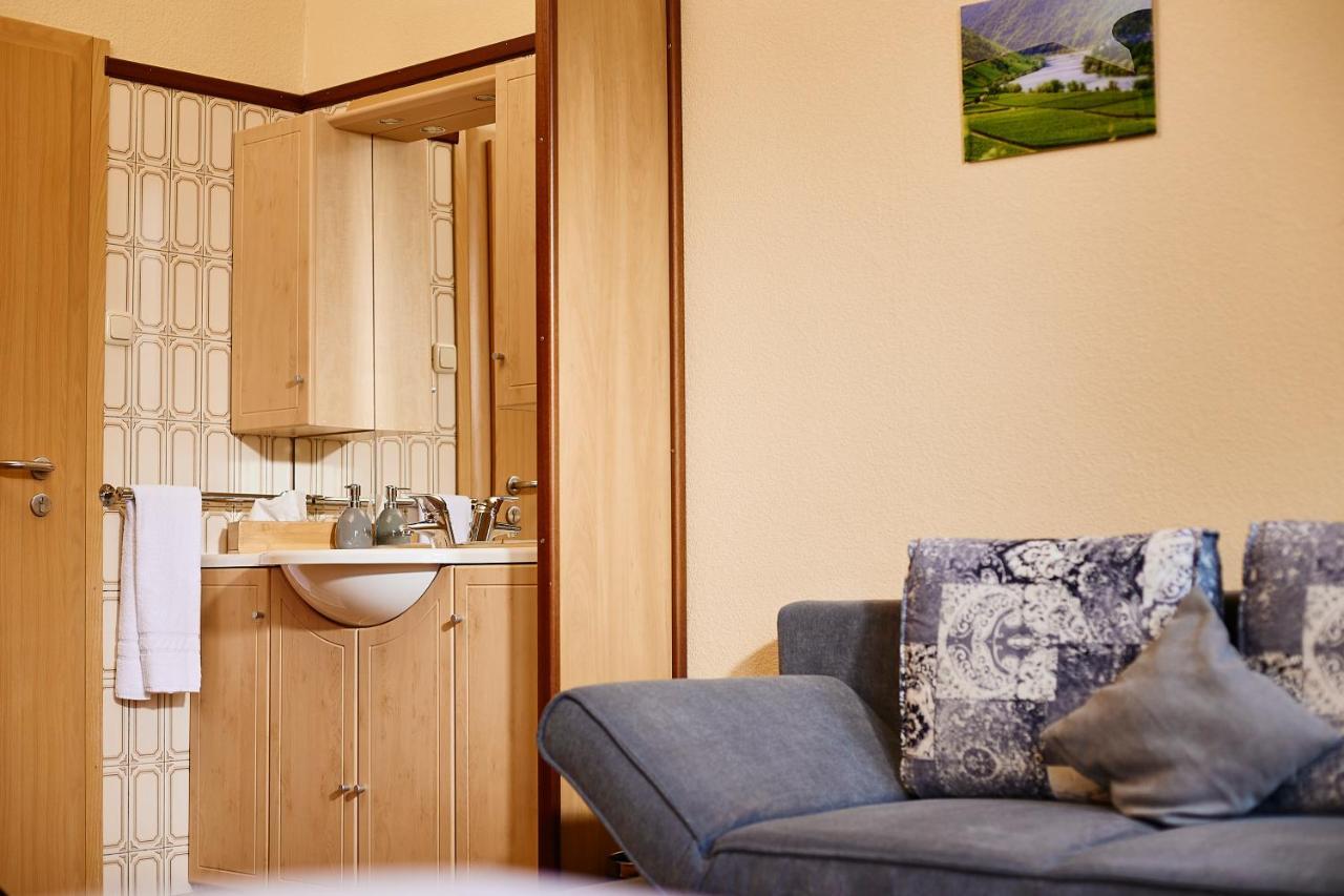 Weinhaus Lenz Hotel Briedern Екстериор снимка