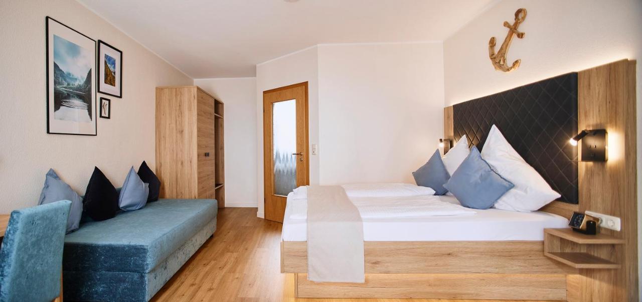 Weinhaus Lenz Hotel Briedern Екстериор снимка
