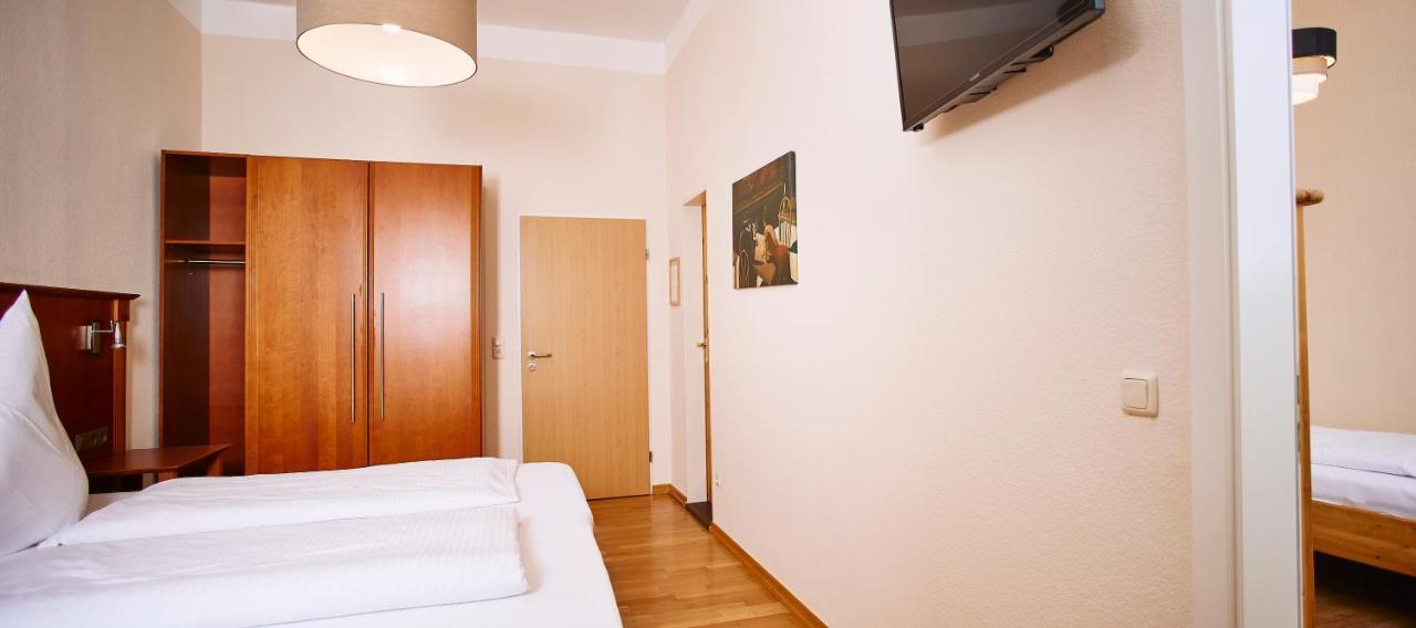 Weinhaus Lenz Hotel Briedern Екстериор снимка